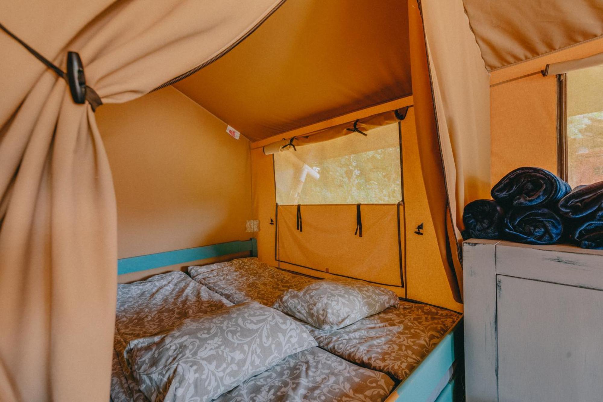 Rendes Glamping Hotel Balatonrendes Luaran gambar